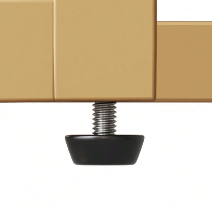 Das weiße Sideboard (152 x 40 x 75 cm) verfügt über ein einzigartiges geometrisches Design und goldene Griffe und Füße für ein elegantes Gefühl