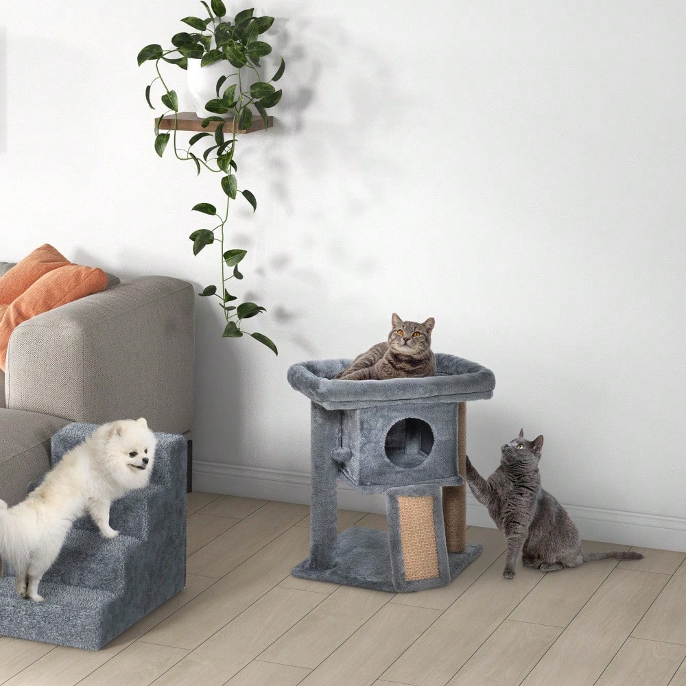 PawHut Kratzbaum mit Katzenhöhle, Mehrstufiger Katzenturm mit Sisal, Liegefläche & Spielball, Für kleine Katzen, Katzenspielzeug für die Wohnung, 57 cm Höhe, Hellgrau
