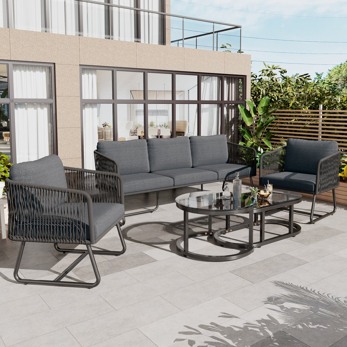 Gigab2b original image - Garten-Lounge-Set mit Rahmen aus verzinktem Eisen, Gartenmöbel-Set aus Seil, graues Seil, verstellbare Füße, Tischplatte aus glattem Glas, 5er-Set, inklusive aller Sitz- und Rückenkissen