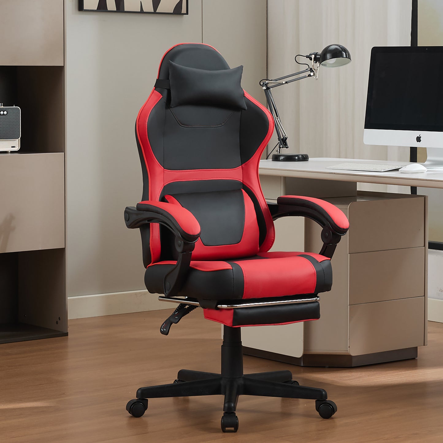 Gigab2b original image - Ergonomischer Gaming-Stuhl in schwarz-roter Ausführung, ausgestattet mit einer ausziehbaren Fußstütze und einem Doppelkissen für den Lendenbereich – ideal für Home-Office und Entspannungspausen