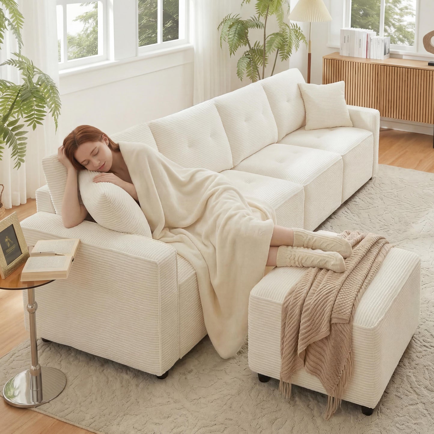 Gigab2b original image - Gerades 4-Sitzer Corduroy Sofa mit Stauraum  unter den Sitzflächen, inklusive eines frei platzierbaren Hockers. Farbe: Beige, Maße: B280 x T146 x H85 cm.[9905]