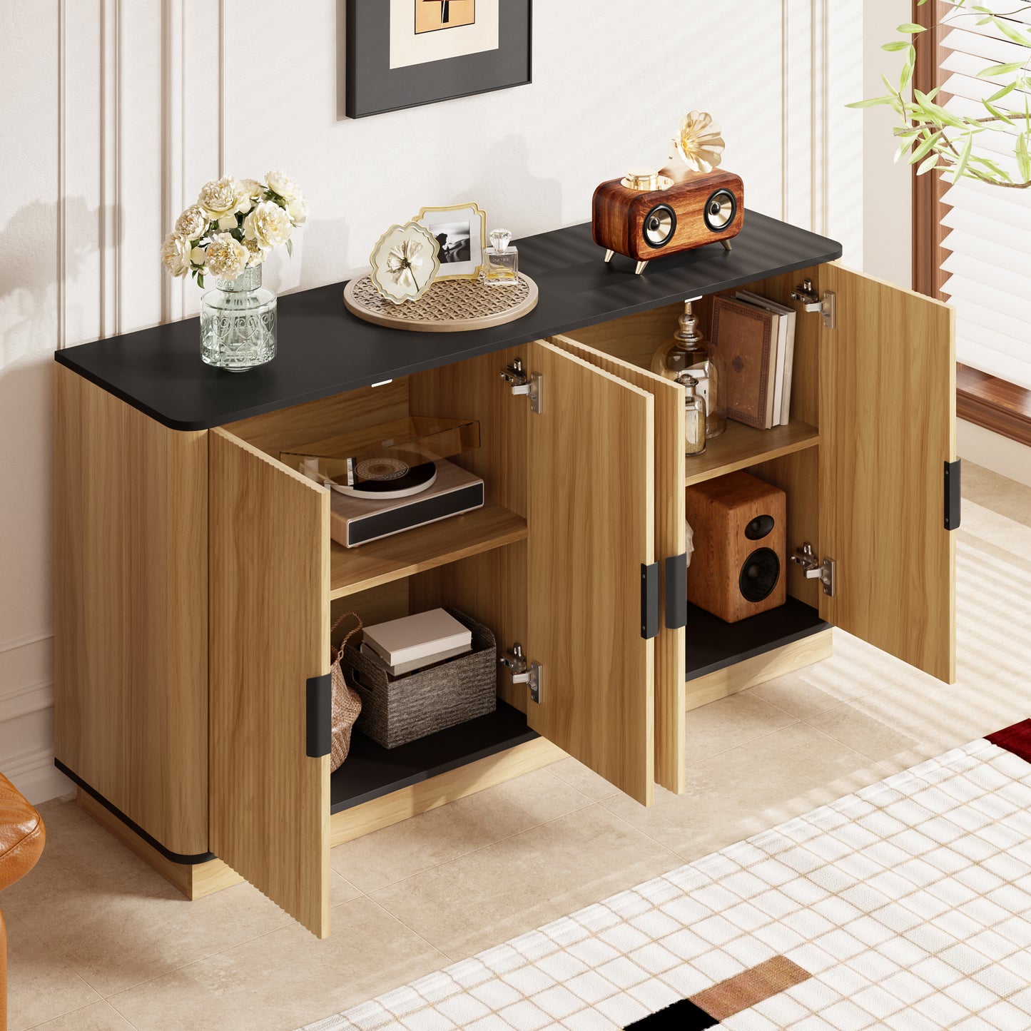 Sideboard 4-türig, vertikale Riffelung, Holzoptik, Schrank für Wohnzimmer, Flur, Esszimmer, Stauraum