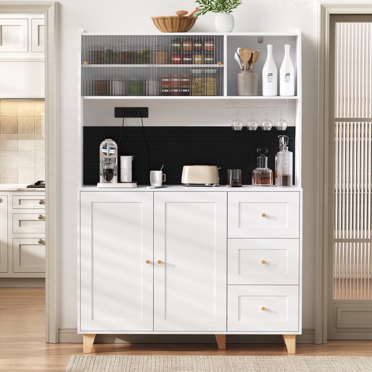 Gigab2b original image - Hochschrank mit Steckdosen und Lochbrett , Barschrank mit Weinglashaltern und Stauraum, Küchen-Buffetschrank mit Schubladen, Ideal für Küche und Esszimmer (Weiß)