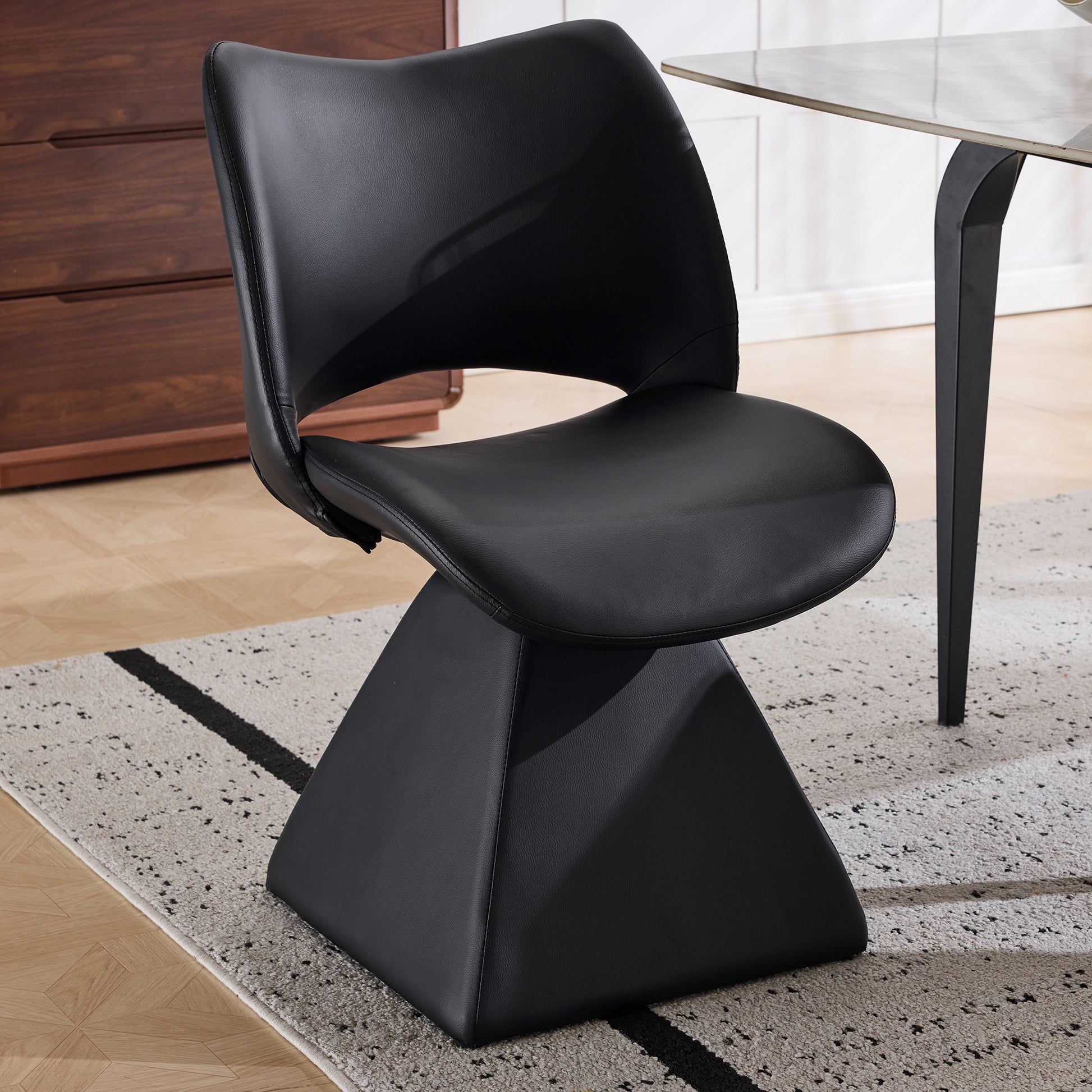 Comfort Drehstuhl in Schwarz, Moderner Hochlehner aus Kunstleder, Ideal für Esszimmer, Home Office und Wohnbereich