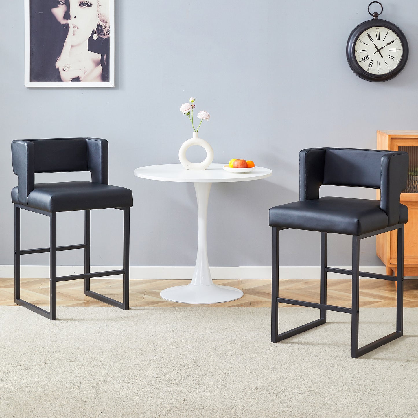 2-Pack schwarze Barstühle im nordischen Stil, quadratisches Design, schwarze Metallbeine, leicht und komfortabel. Erfüllen Sie Ihre vielfältigen Produktbedürfnisse.