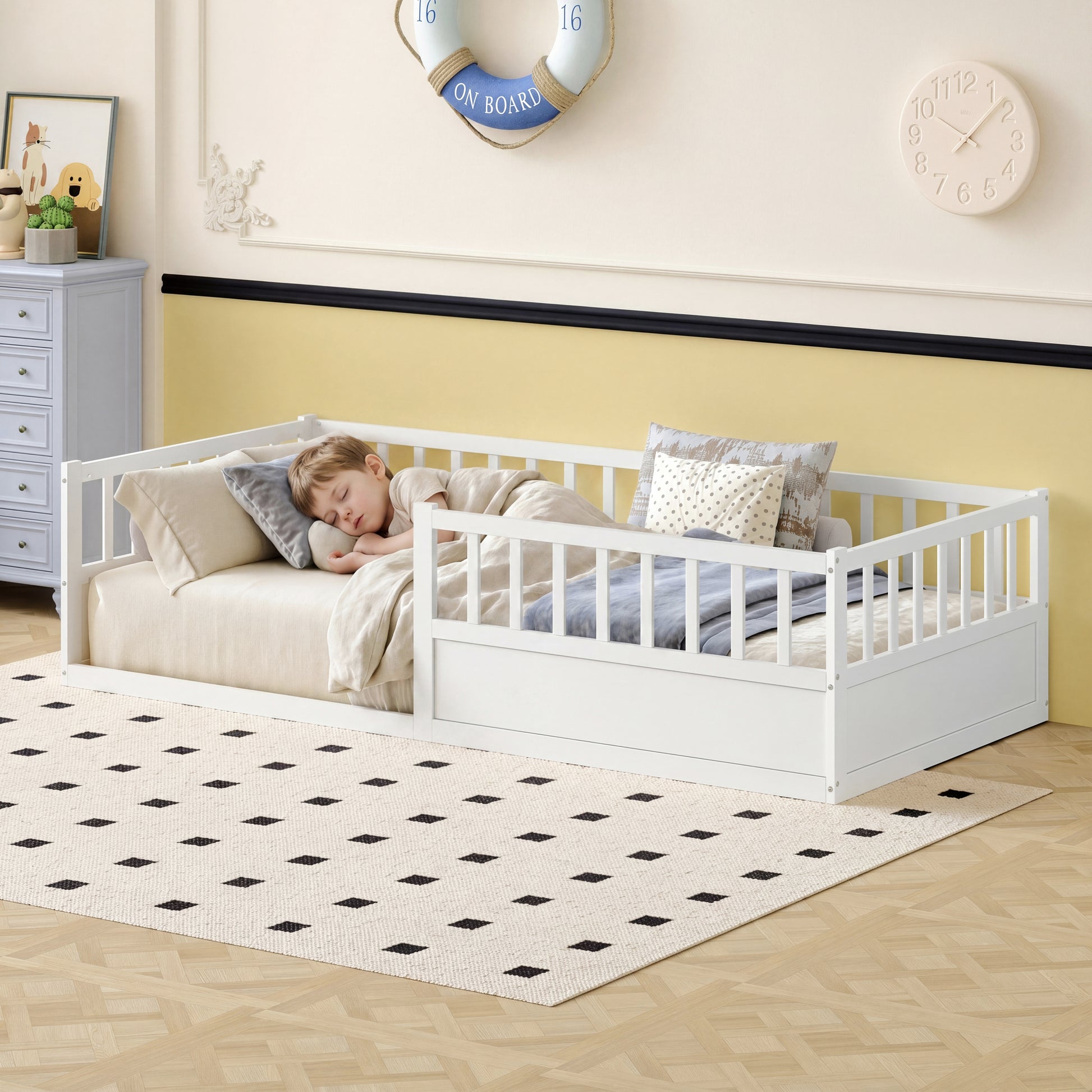 Gigab2b original image - Massivholz Kinderbett Bodenbett 90x200 cm mit Rausfallschutz & Lattenrost, Montessori Bett Gitterbett mit offener Seite, Kiefer Einzelbett in Weiß