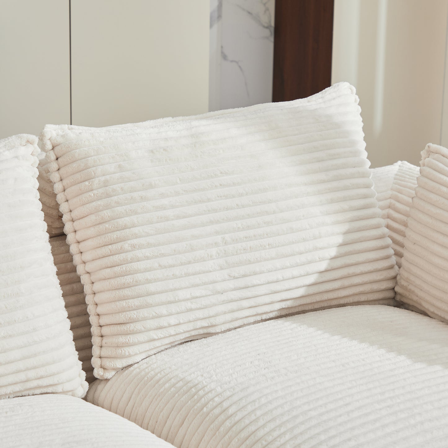 Modulares 3-Sitzer-Sofa + Fußhocker, inklusive Kissen, Getränkehalter und 2 Seitentaschen. Mit einer Füllung aus Schaumstoff und Federkern. Ideal für Wohnzimmer und ähnliche Räume (beiger Cordstoff)