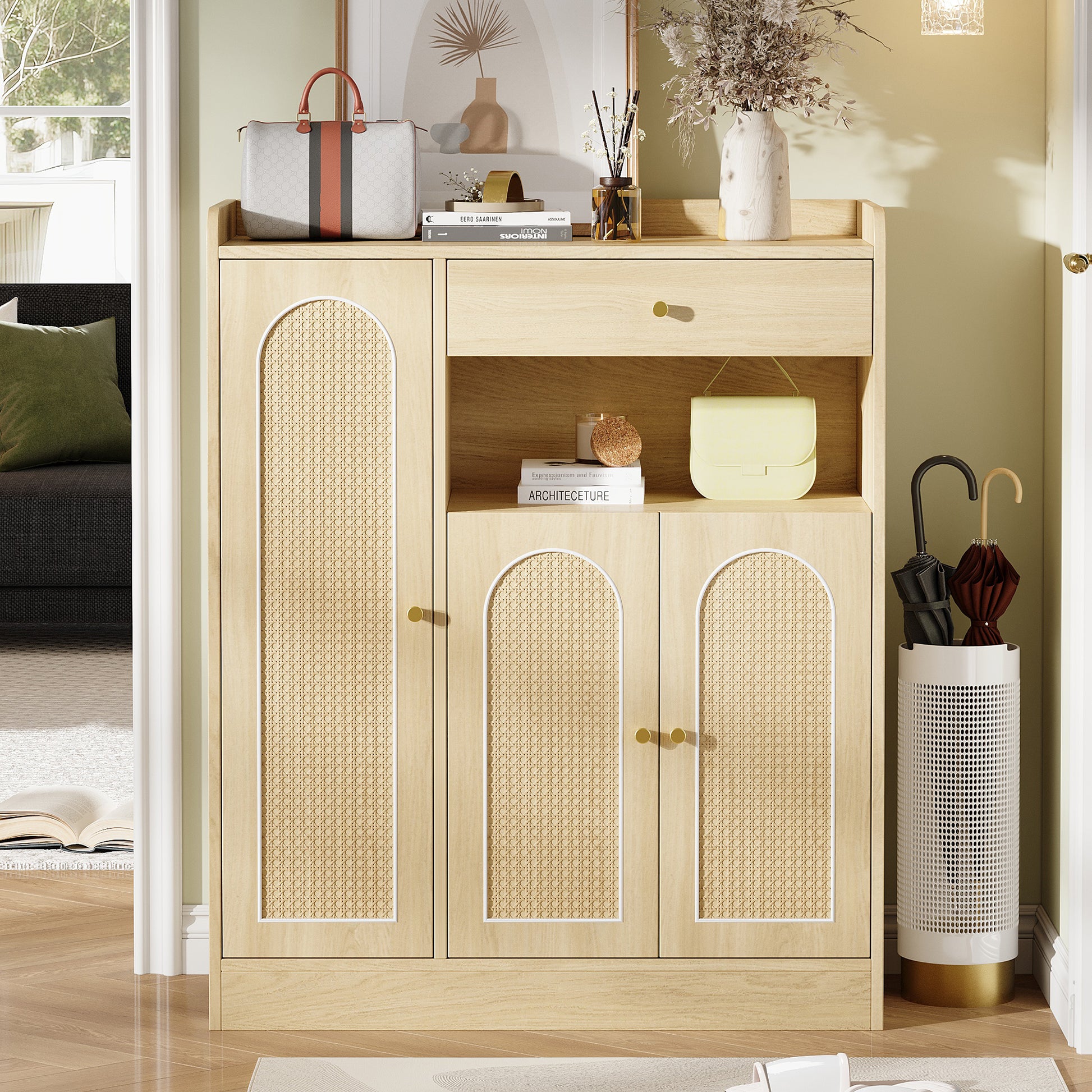 Gigab2b original image - Rattan Schuhschrank / Aufbewahrungsschrank mit Stauraum, 1 Schublade, 3 Türen mit verstellbaren Regalen, für Eingangsbereich, Esszimmer und Flur, Naturfarbe, Maße: 90 x 35 x 110 cm