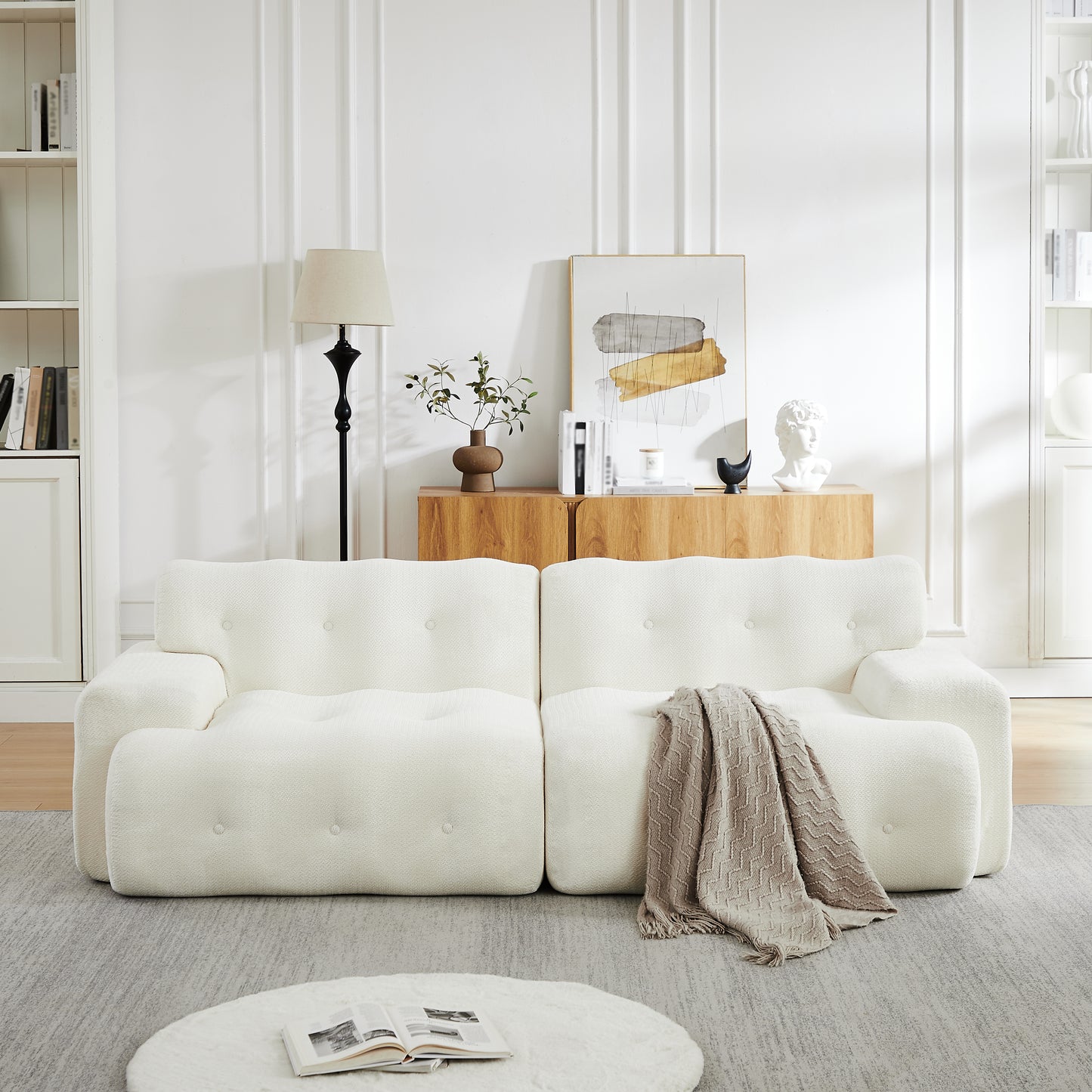 Cloud Sofa, übergroßer Zweisitzer – Breite Armlehnen und modernes Design mit Knopfverzierung. Geschwungenes Sofa, geeignet für Wohnzimmer und Wohnungen. Keine Montage erforderlich.beige
