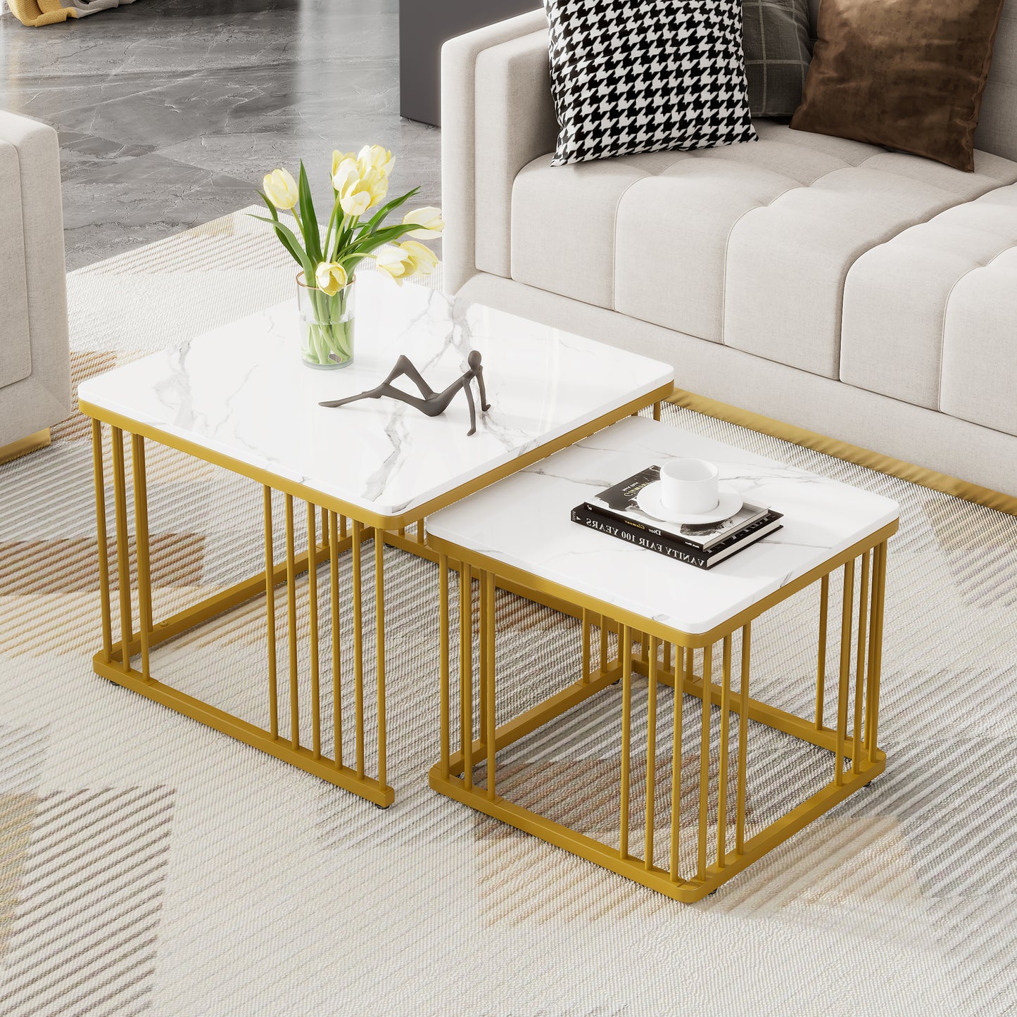 Gigab2b original image - WF326269AAW image change)2er Set quadratische Hochglanz-Marmoroptik-Couchtische, ineinander schiebbare Tische mit goldenen Beinen, 60*60*45cm und 45*45*40cm, vielseitig einsetzbar