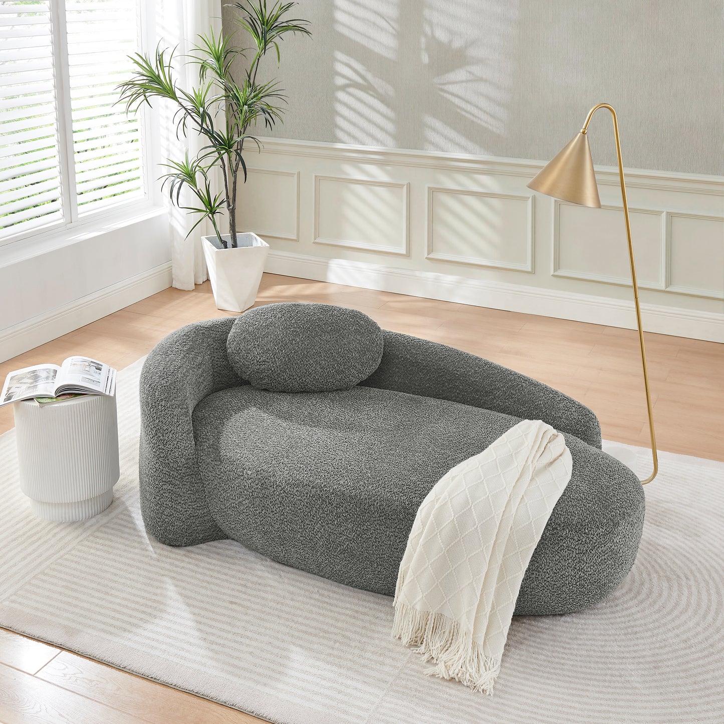 Minimalistisches Teddyfleece-Sofa mit abgerundetem Design, weich gepolsterte Couch mit Kissen, vielseitig einsetzbar für Wohnzimmer, Schlafzimmer und Studio,Gray
