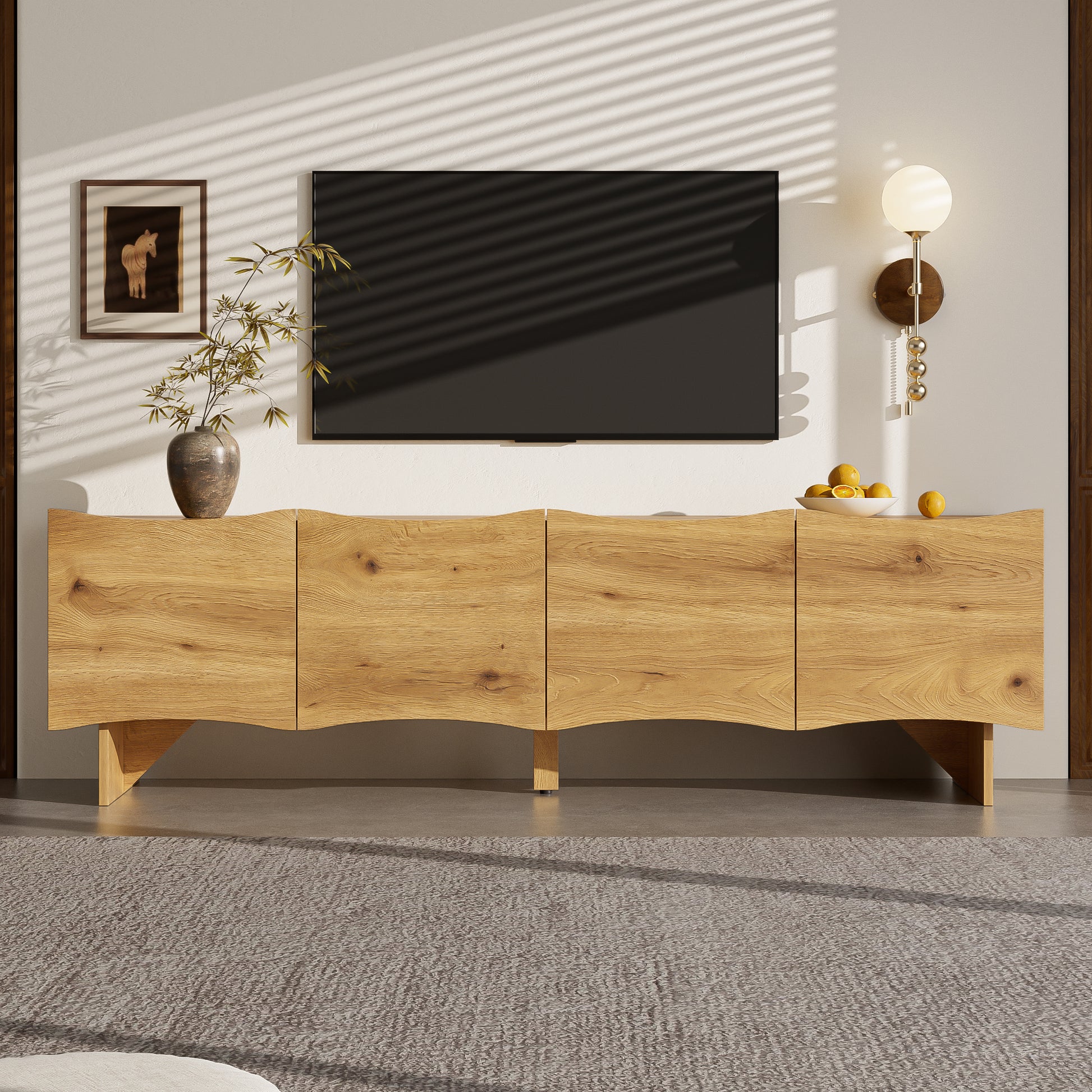 Gigab2b original image - Moderner TV-Schrank mit Wellenmuster – 155 cm Medienkonsole mit Stauraum, vier Türen und Kabeldurchführungen in Holzoptik, stilvolles Design für Wohnzimmer
