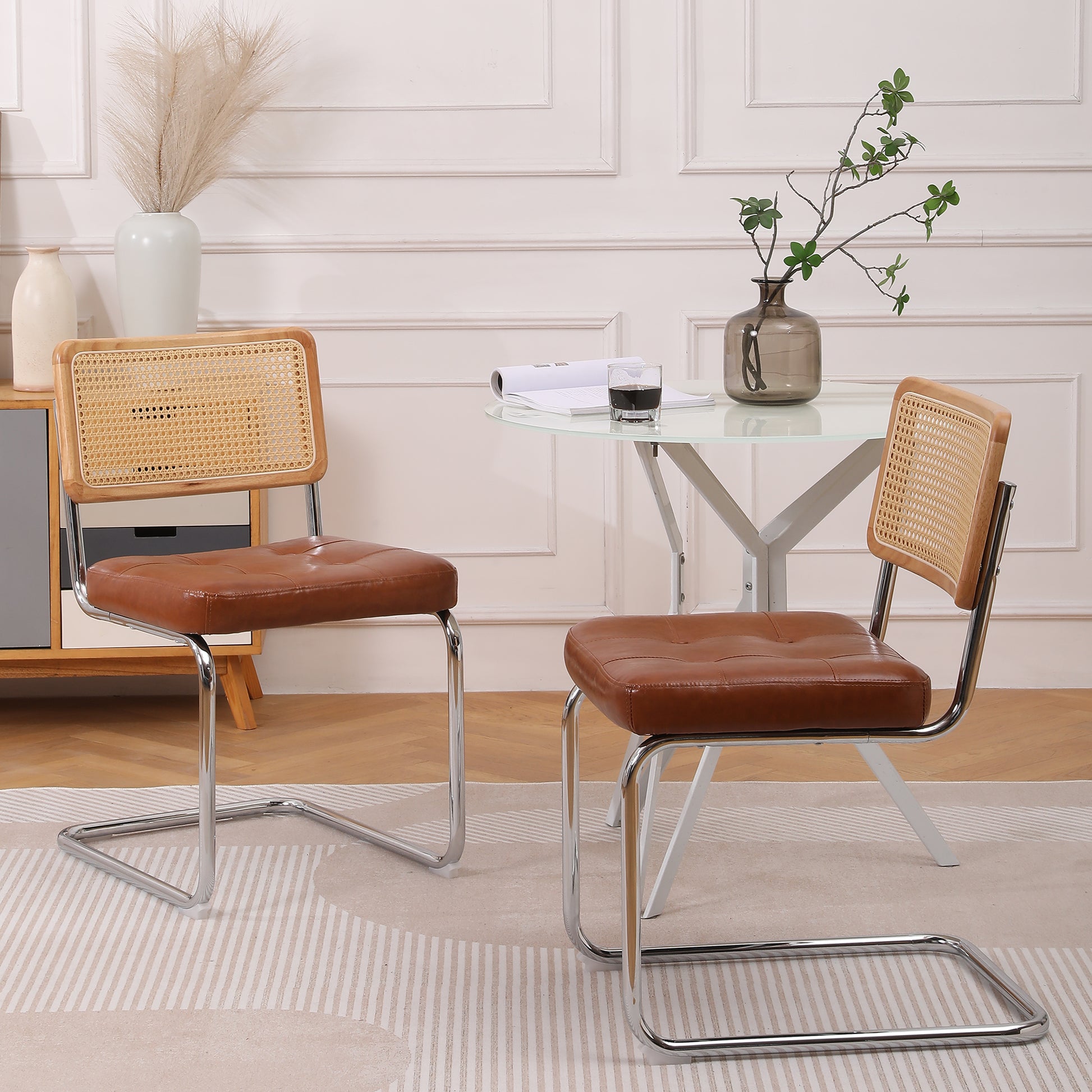 Gigab2b original image - Mittelalterliche moderne Esszimmerstühle, ein Satz von 2-Rattan Esszimmerstühlen mit weichen gepolsterten Kunstlederelementen, armlose Mesh Rückenlehne Rattan Stühle, Metall Chrom Beine(brown)