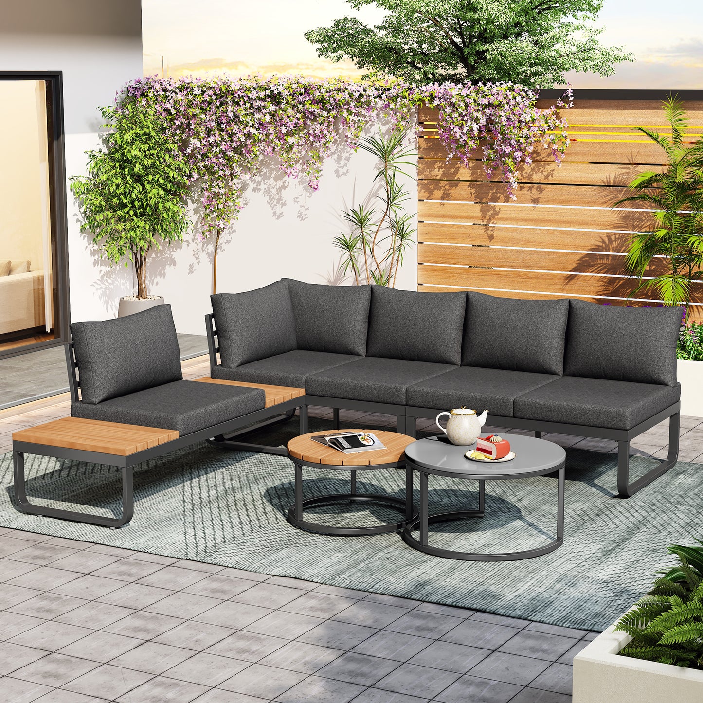 Gigab2b original image - Gartenmöbel-Set (4-5 Sitzplätze), 2 stapelbare Couchtische, verzinkter Eisenrahmen, bequeme Gartenmöbel, graue Sitzpolster und Kissen inklusive, mit verstellbaren Beinen