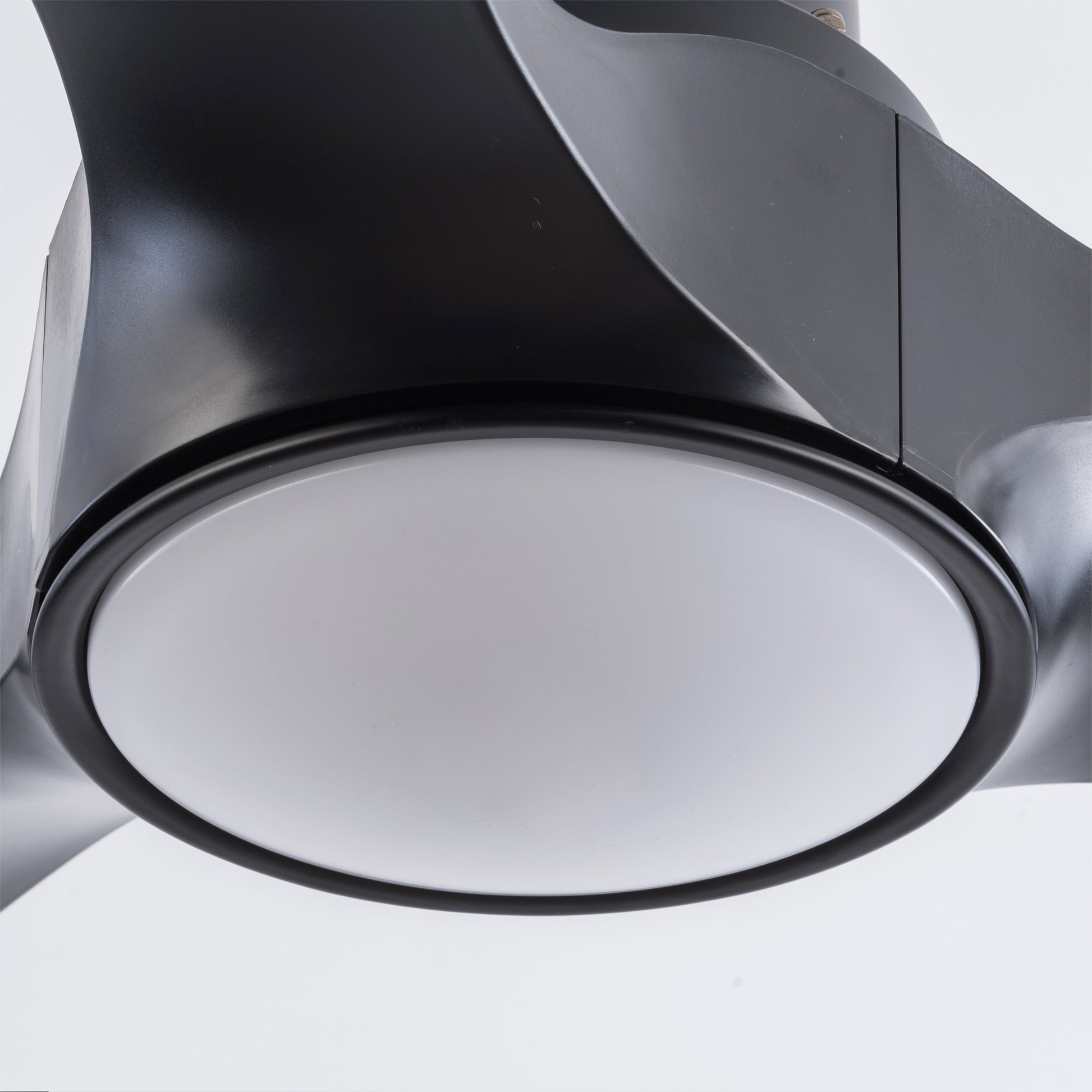 52-Zoll schwarzer Deckenventilator mit Licht und Fernbedienung, reversiblem DC-Motor, 3 Farbtemperaturen, moderner Deckenventilator mit Licht für Innen- und Außenbereich, geeignet für Schlafzimmer, Wo